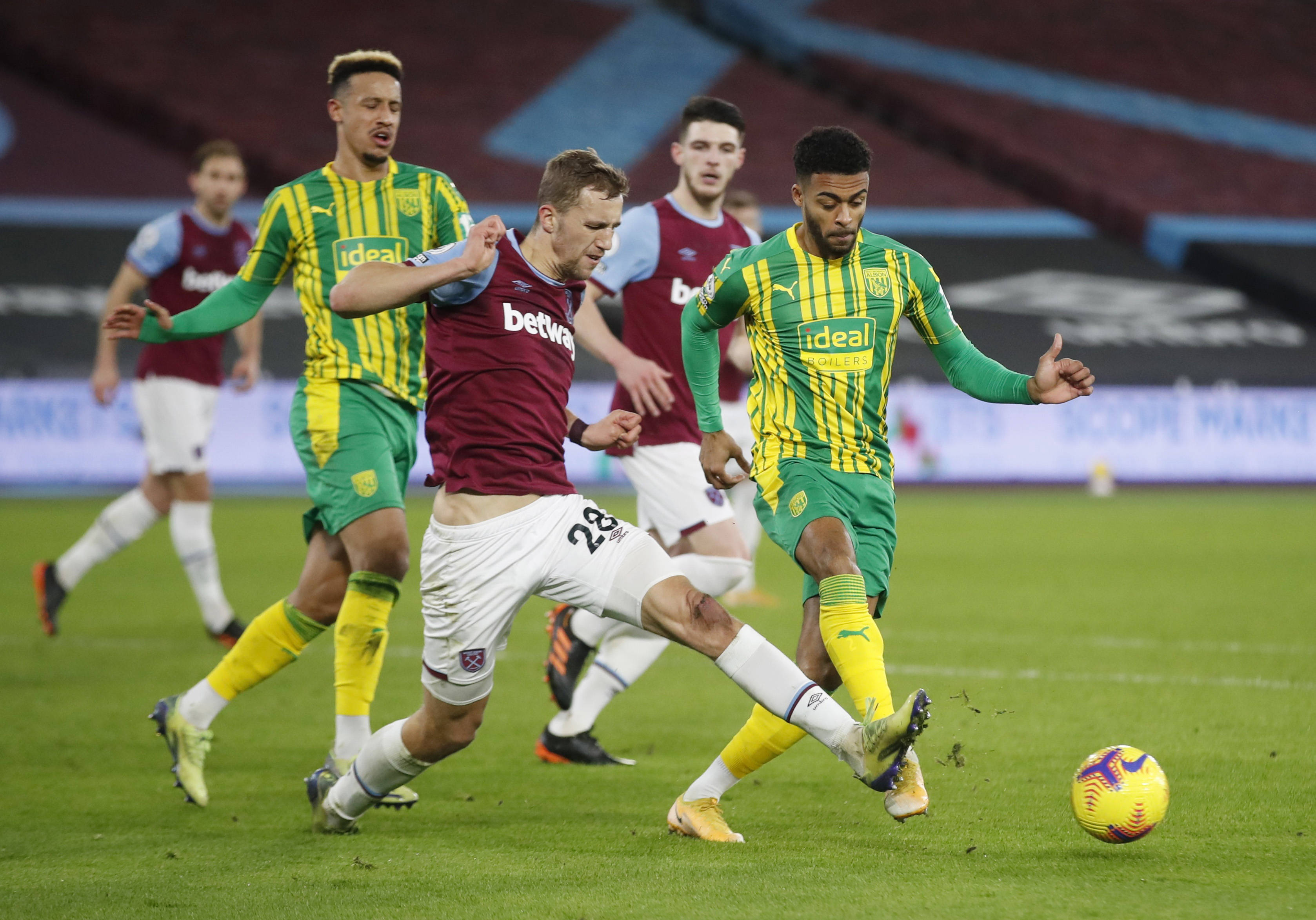 他们将在与 他们将在与